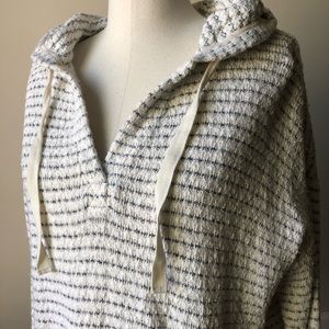 Lou & Grey vneck hoodie